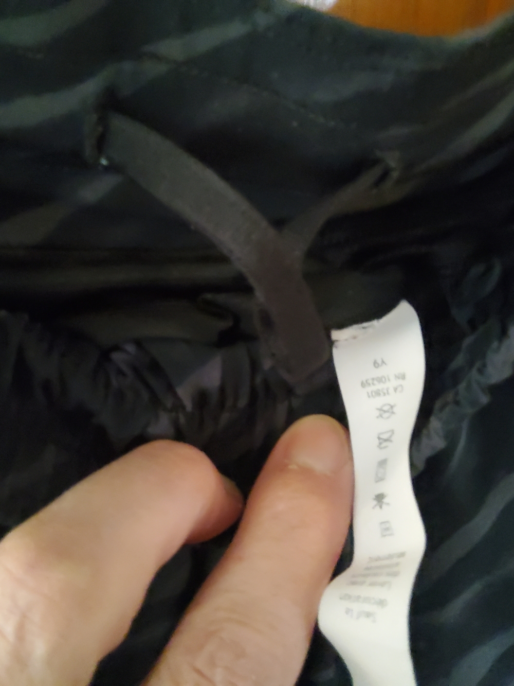 Lululemon Hotty Hot Low Rise Lined Short Size 10 EUC - Picture 4 of 8